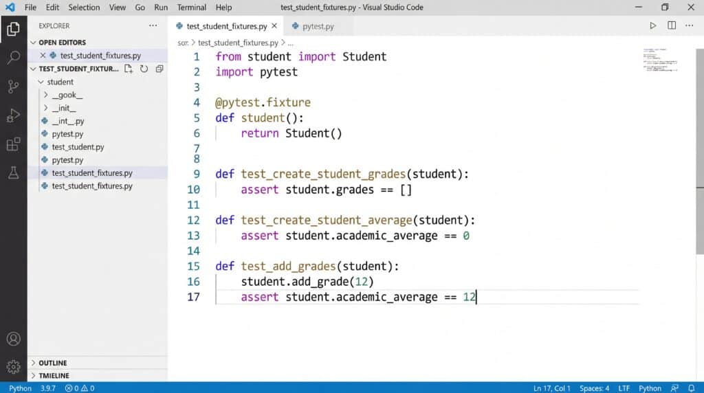 Capturer l'écran d'un code Python illustrant les tests de fonctionnalités pour une classe d'étudiant.