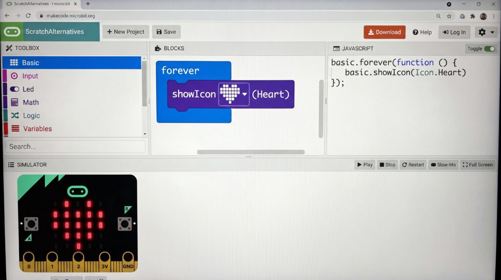 Interface de programmation de Scratch montrant un code simple utilisant la fonction 'Forever'.