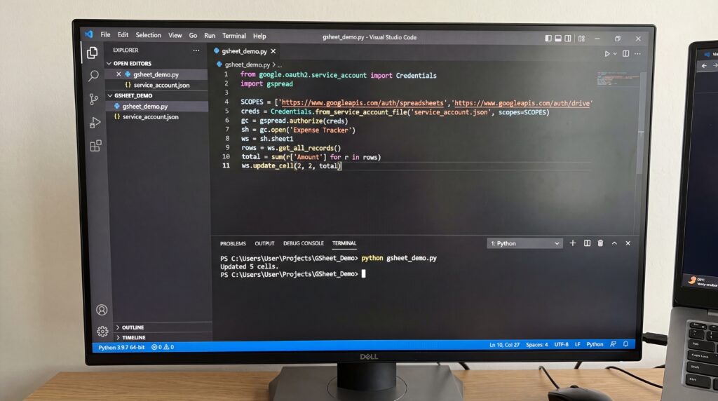 Écran d'ordinateur affichant du code Python sur un éditeur de texte.