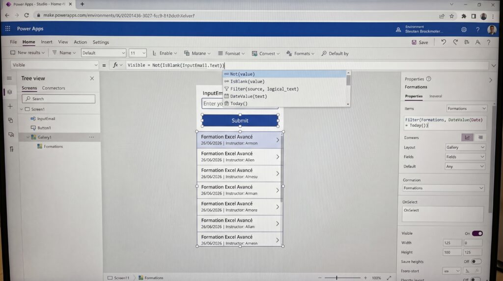 Capture d'écran montrant l'interface d'un formulaire Power FX de Microsoft avec des options de formule.