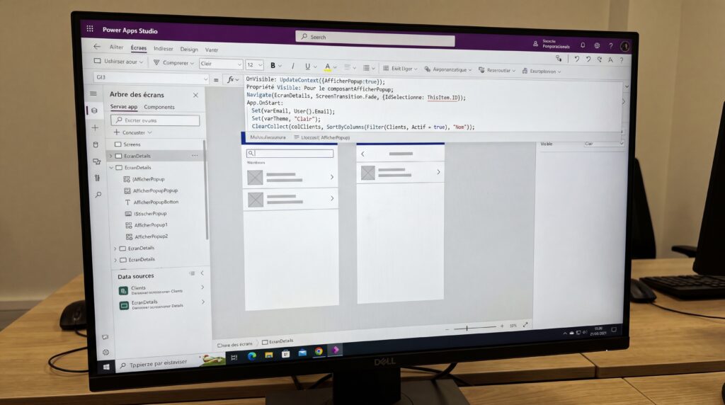 Écran d'ordinateur affichant l'interface de Power FX avec des formules et des éléments de données.