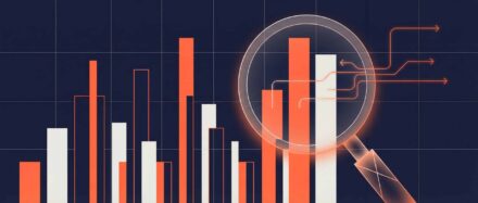 Gráfico de barras que ilustra el análisis de datos con una lupa que resalta las tendencias.