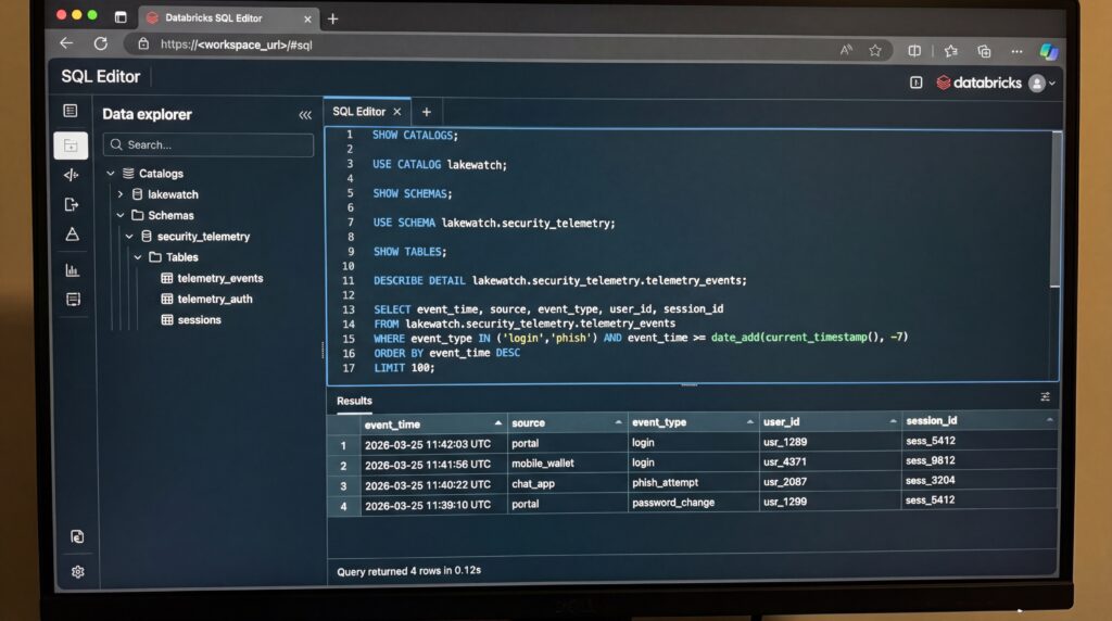Captura de pantalla de un editor SQL que muestra código y tablas en un monitor de computadora, resaltando la funcionalidad de Databricks Lakewatch.