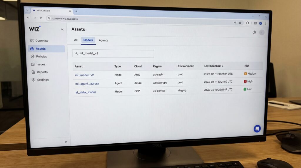 Screenshot eines Computermonitors, der das Cloudflare AI Security Dashboard mit Asset-Informationen anzeigt.